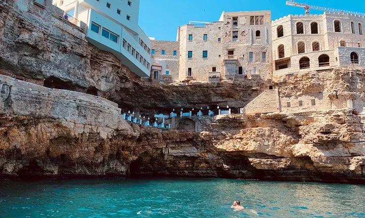 Private: 1h30 Boat tour of the caves of Polignano a Mare