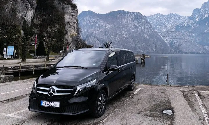Vienna to Prague Premium Minivan Transfer