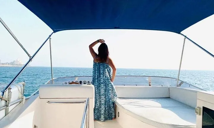 Dubai Marina Yacht Charters: Luxury on the Waves