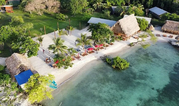Brady's Cay all inclusive beach daypass and wildlife encounter