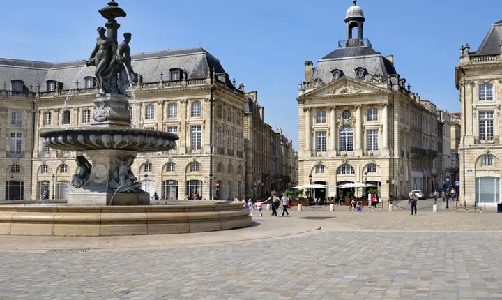 Bordeaux Old Town Secrets: Self-Guided Walking Adventure