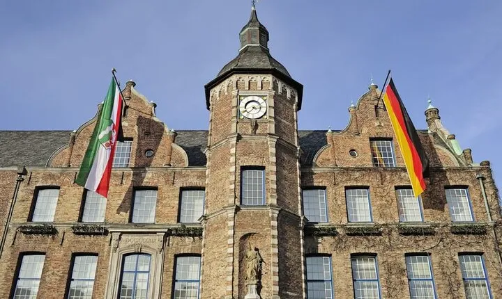 Germany: Cologne to Düsseldorf Train Tour