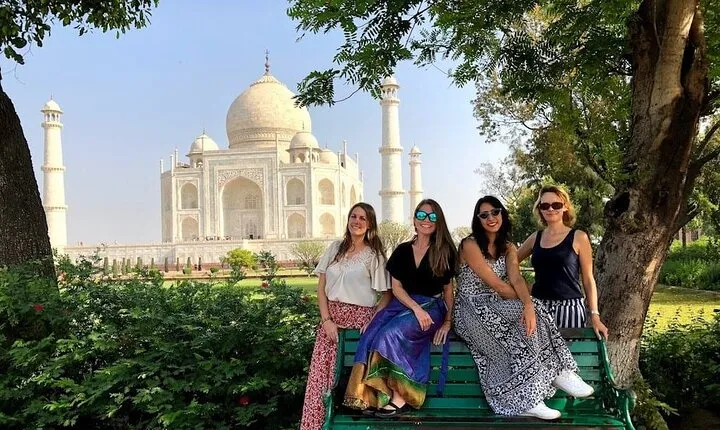 From Delhi: Taj Mahal and Agra Fort Private Day Tour by Car