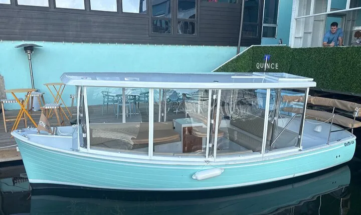 Boat Cruise 1 Hr on Lake Austin Air Conditioned Per Person