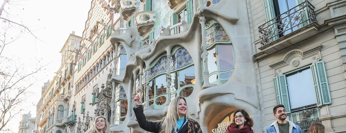 Best of Gaudí private walking tour in Barcelona with a local guide