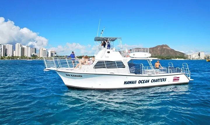 Private Boat Charter in Waikiki for Snorkeling and Events