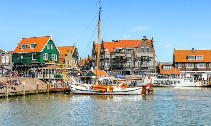 Explore Zaanse Schans Windmills, Volendam with Ferry to Marken