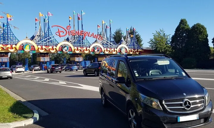 Private Transfer from Paris Centre to Disneyland Paris