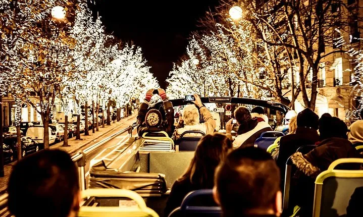 Paris Tootbus Festive Christmas Tour