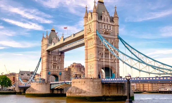 Troll Hunt at London Bridge: Self-Guided Fantasy Adventure