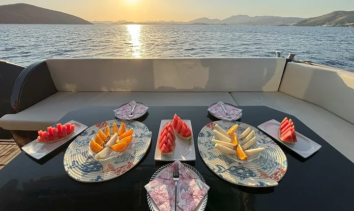 Bodrum Private Motor-Yacht Sunset Tour With Dinner For 3 Hour