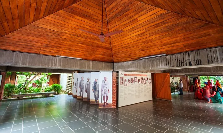 Ahmedabad Full Day City Tour with Heritage Walk and Transfers