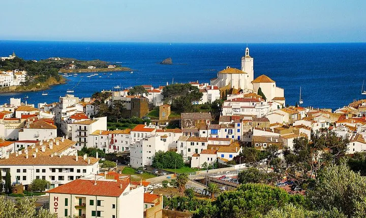 From Barcelona : Girona and Costa Brava Small Group Tour