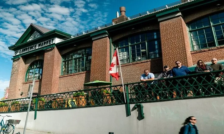 Best of Toronto Walking Tour W/ CN Tower and Boat Cruise