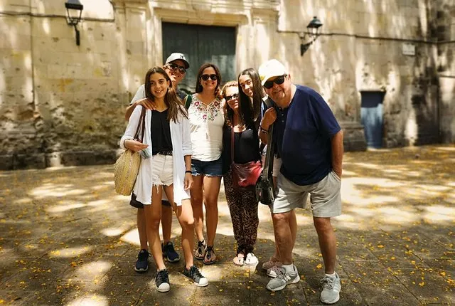 Barcelona Highlights & Secrets Private Tour with Tapa & Drink 