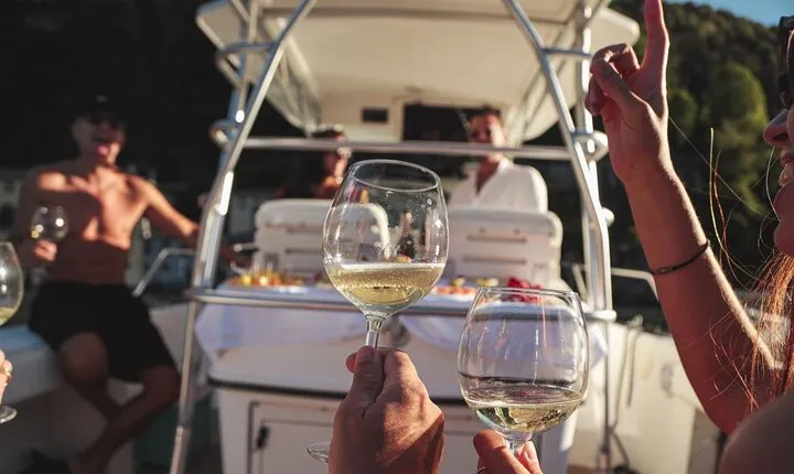 4Hour Private Cruise OPEN BAR