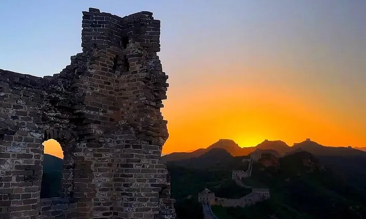 Private Jinshanling and Simatai Great Wall with Gubei Water Town