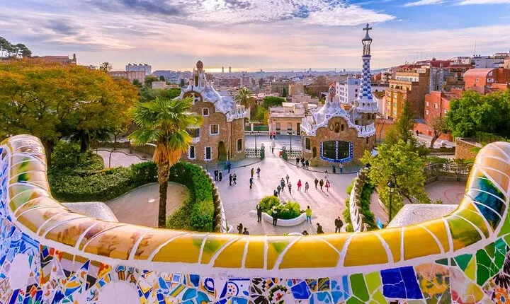 Max 6 People Full-Day Tour Barcelona, Sagrada Familia, Parc Guell