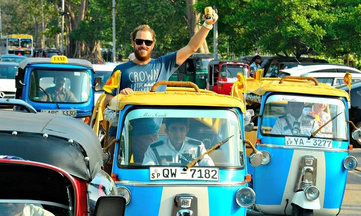 Cruise by tuk tuk in Colombo