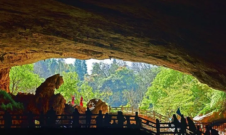 Kunming Private Day Tour to Jiuxiang Cave with Boat Ride