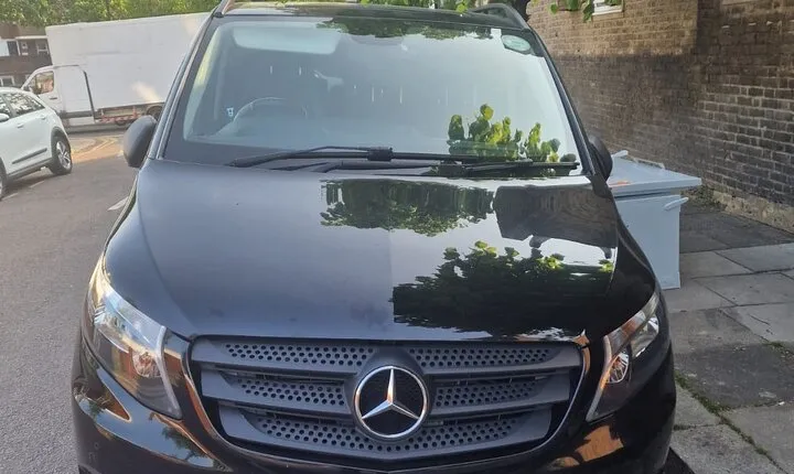 One Way Taxi Transfer from London to Gatwick Airport