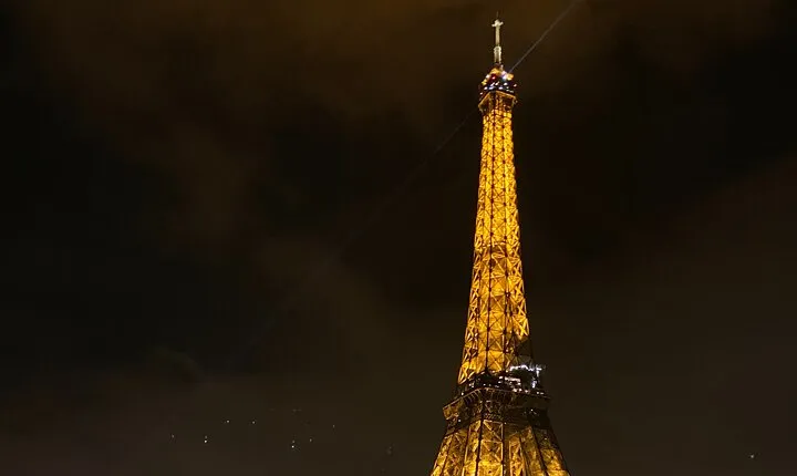 Private Taxi transfer from CDG airport to Paris 