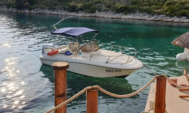 Private tour of Pakleni islands, Red Cliffs & South Shore of Hvar