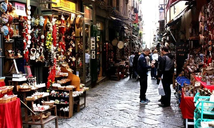 Tour Naples Historical Center and Street Food Markets