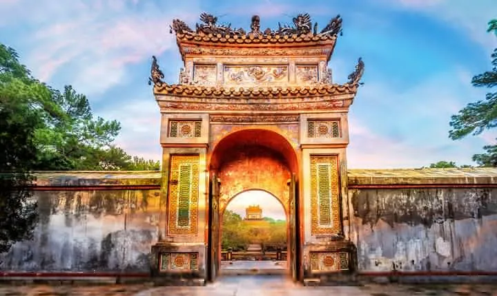 Romantic Tour In Hue