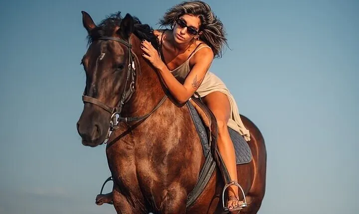 1-Hour Horse Ride Through the Desert – Sharm El Sheikh