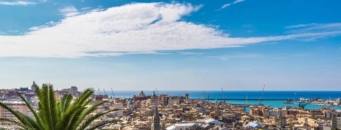 Private guided tour of Genoa by boat and on foot