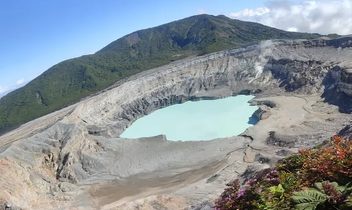 Poas Volcano and La Paz Waterfall Day tour