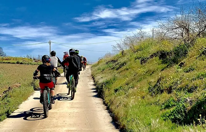 Enduro & Downhill mountain bike shuttle assisted tour