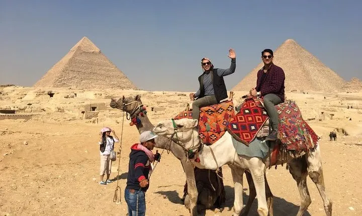 4-Hours private tour Giza pyramids and sphinx day tour