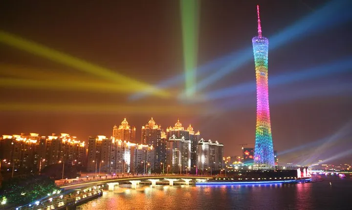 Pearl River Night Cruise and Karaoke Tour with Buffet Dinner in Guangzhou