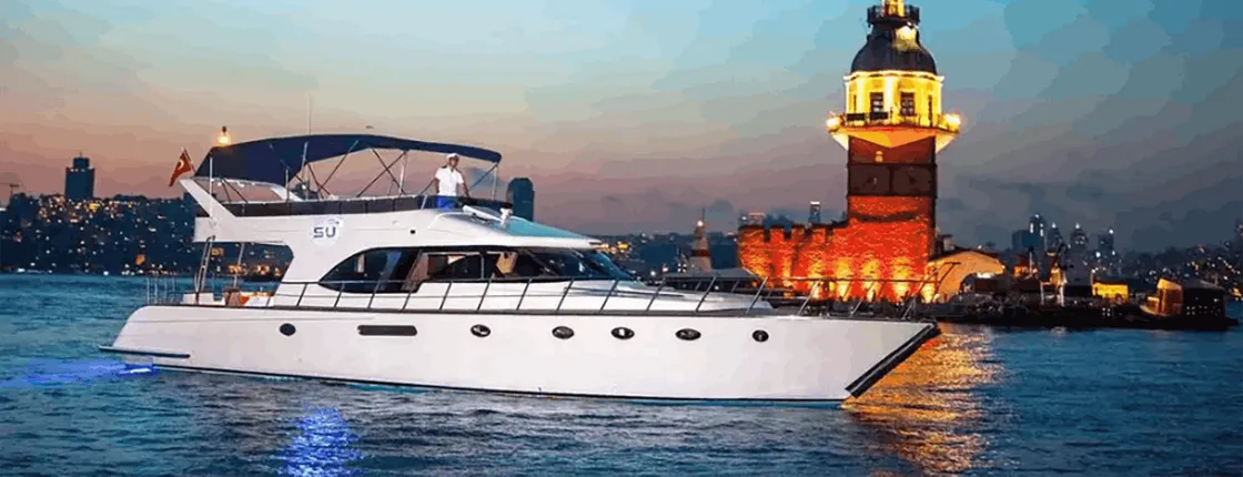 Bosphorus Luxury Boat Tour at Daytime or Sunset