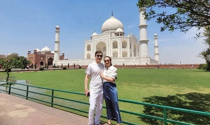 Taj Mahal, Agra Fort & Baby Taj Day Tour from Delhi with 5* Meals