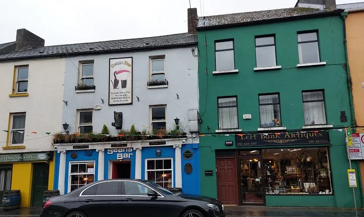 Sean's Bar, Athlone Castle and Clonmaconoise Monasic Site 