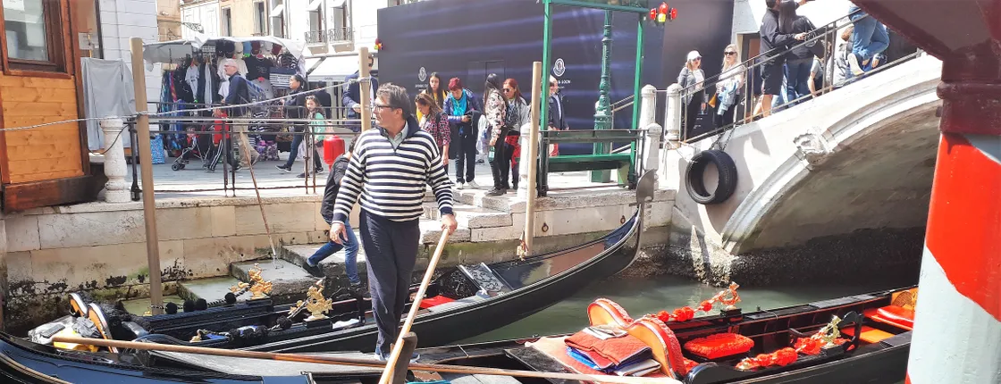 "Lakes and Lagoon". Como, lake Garda, Venice private tour