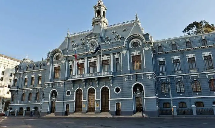 Small Group Best Deal: Panoramic Santiago city tour experience plus Viña del mar - Valparaiso - Casablanca in Two Days from Santiago