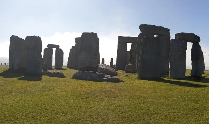 Private guided tours Stonehenge.Windsor.Salisbury