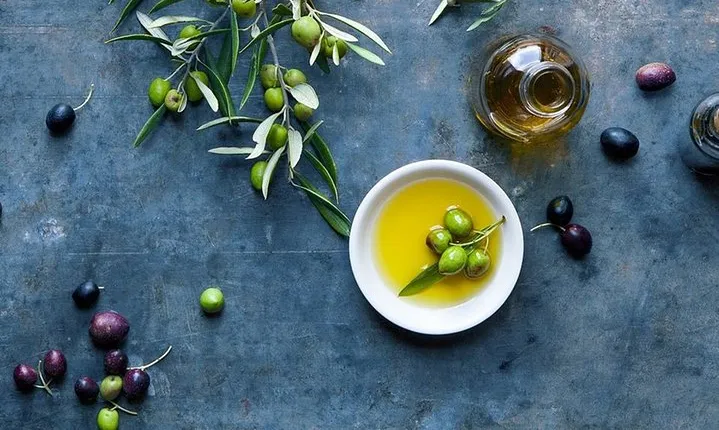 Semi Private Wine and Olive Oil tour (Transfer & Lunch Incl.)