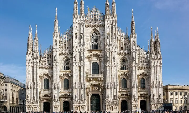  Private Audio Guided Walking Tour in Milan
