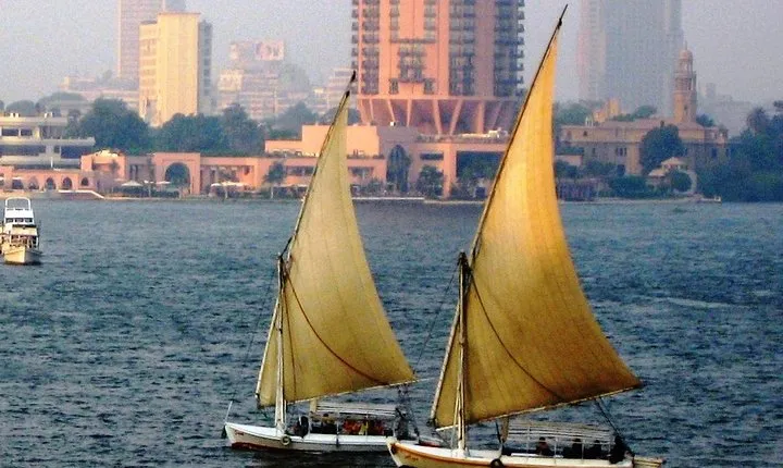 Day tour Giza pyramids and felucca on the Nile