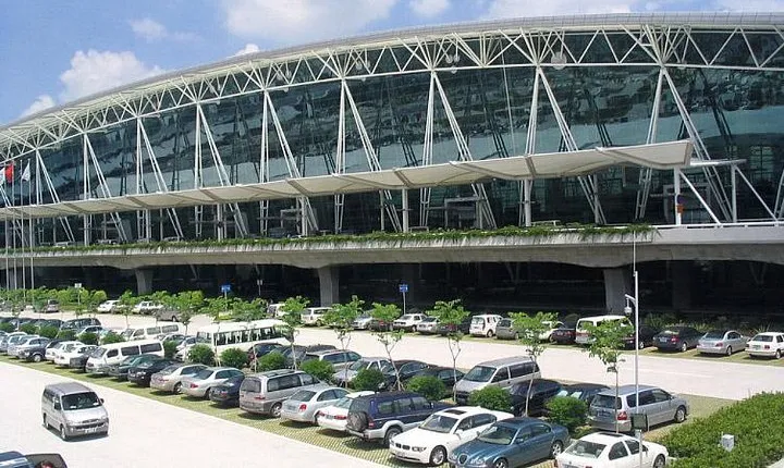 Private Baiyun Airport Arrival Transfer to Guangzhou South Railway Station 