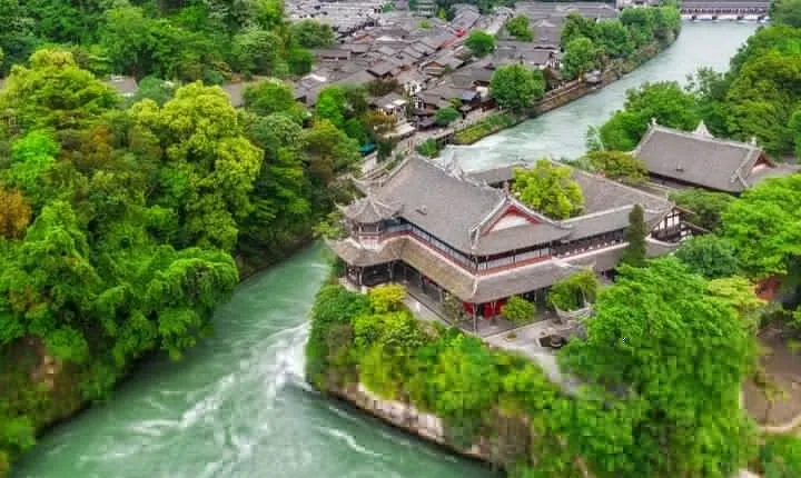 All-Inclusive Private Dujiangyan & Mount Qingcheng Day Tour