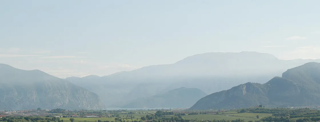 Franciacorta and its wineries by private Minivan from Milan or Verona