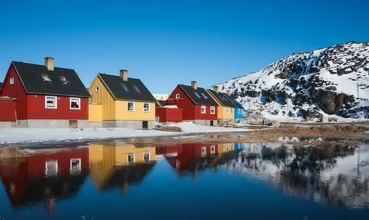 Discover Gems of Ilulissat: A Walking Tour