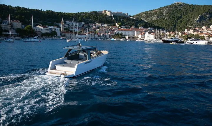 Colnago 45 - Luxury Private Speedboat Tours
