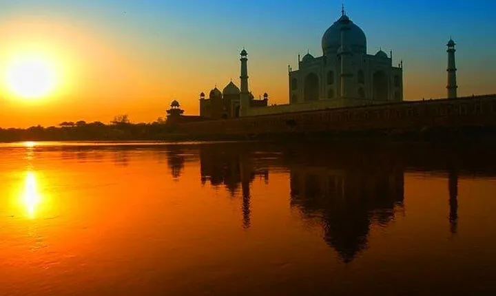 Full - Day Taj Mahal Sunrise Excursion from Delhi